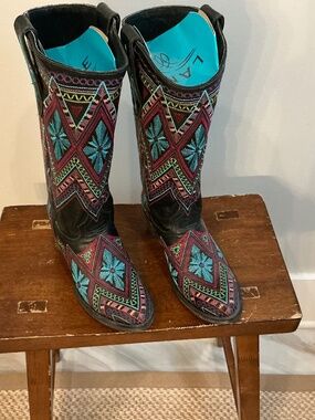 LANE. COWBOY BOOTS